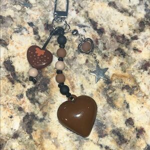 ROMWE Heart Charm Key & Card Holder with Brown and Black Beads